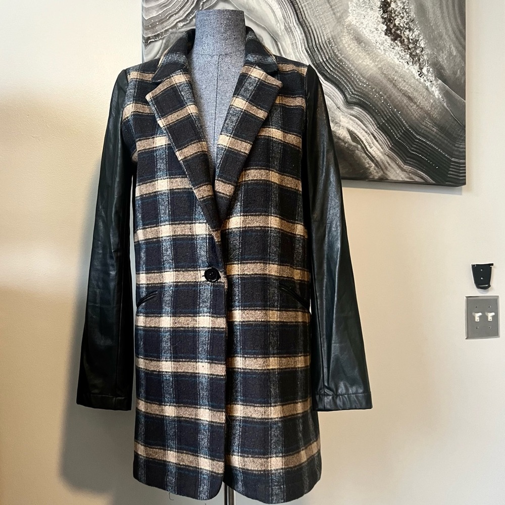 👀Faux Leather Sleeve Coat - Picture 2 of 7